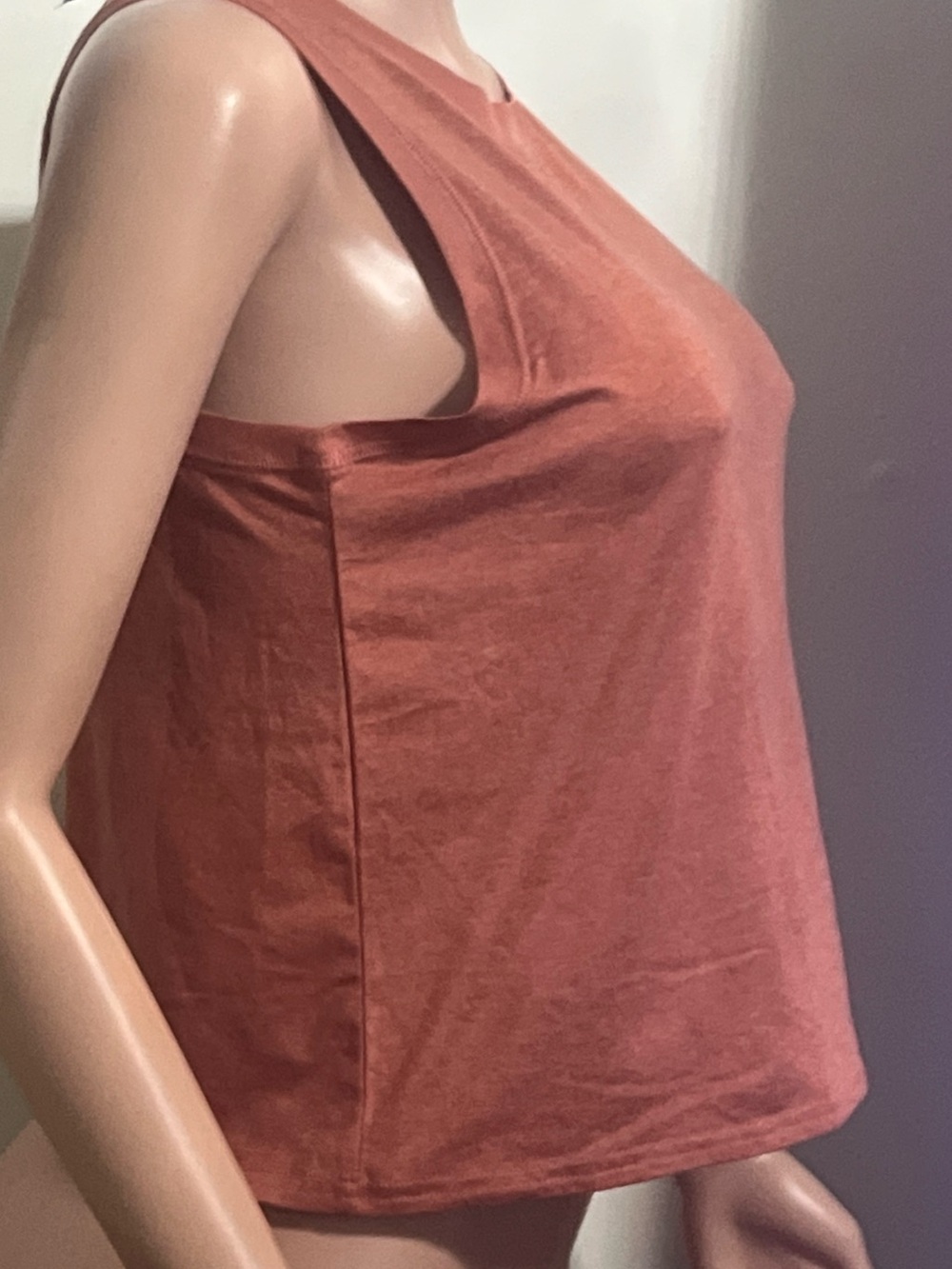VUORI Women's Rust Muscle Tee - Sleeveless Crop Tank - Picture 5 of 7